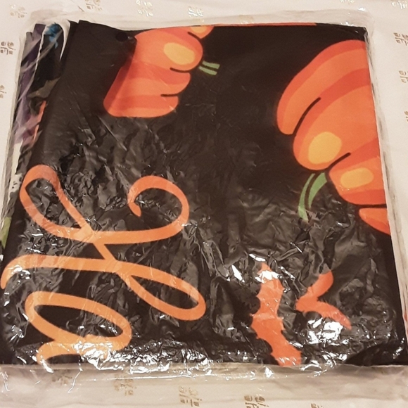 NEW Set of 4 Halloween Pillowcovers - nice soft feel with vibrant colors! - Picture 10 of 10